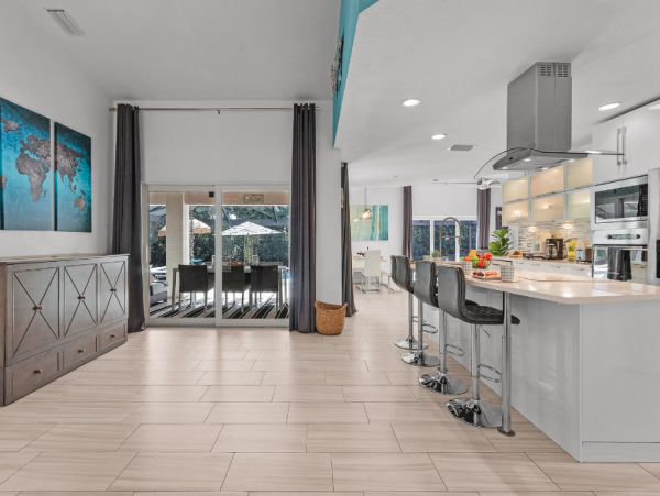 Luxury Cape Coral Retreat - 4 Bedroom Home with Private Pool